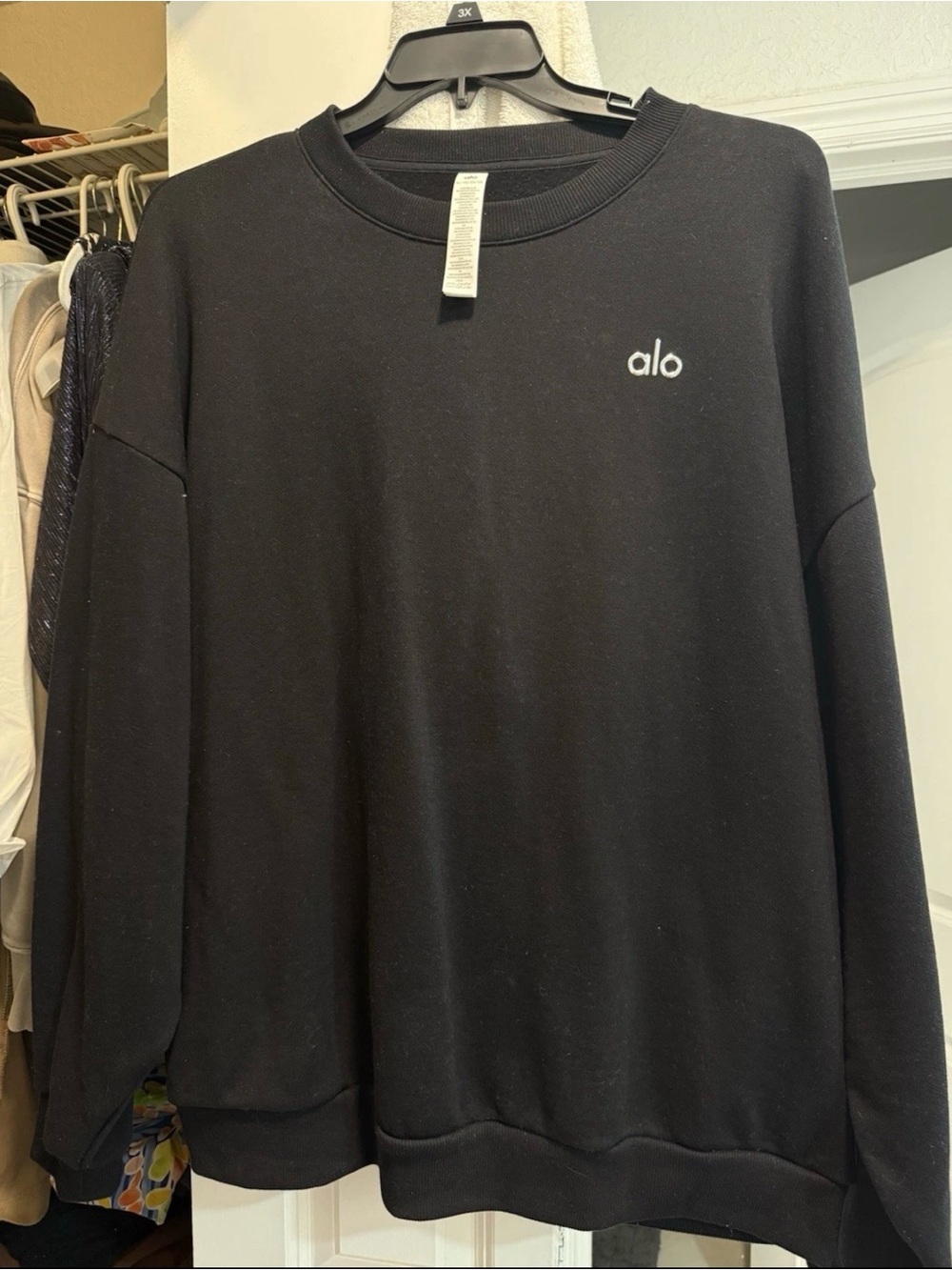 ALO Yoga Black Crewneck Sweatshirt with White Logo - Picture 1 of 1